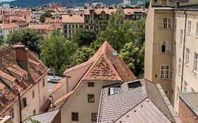 Kai 36 - Hotel zwischen Fels und Fluss